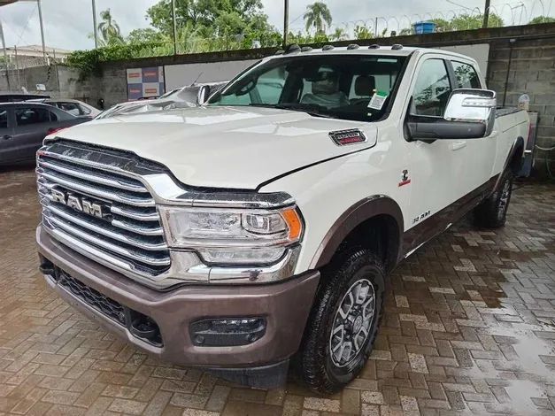 RAM 3500 LONGHORN 6.7D 5.0 ANO  2024/2024